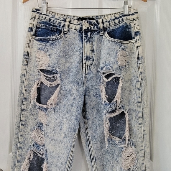 Misguided High Rise Mom Jeans - Acid Wash - Picture 2 of 7